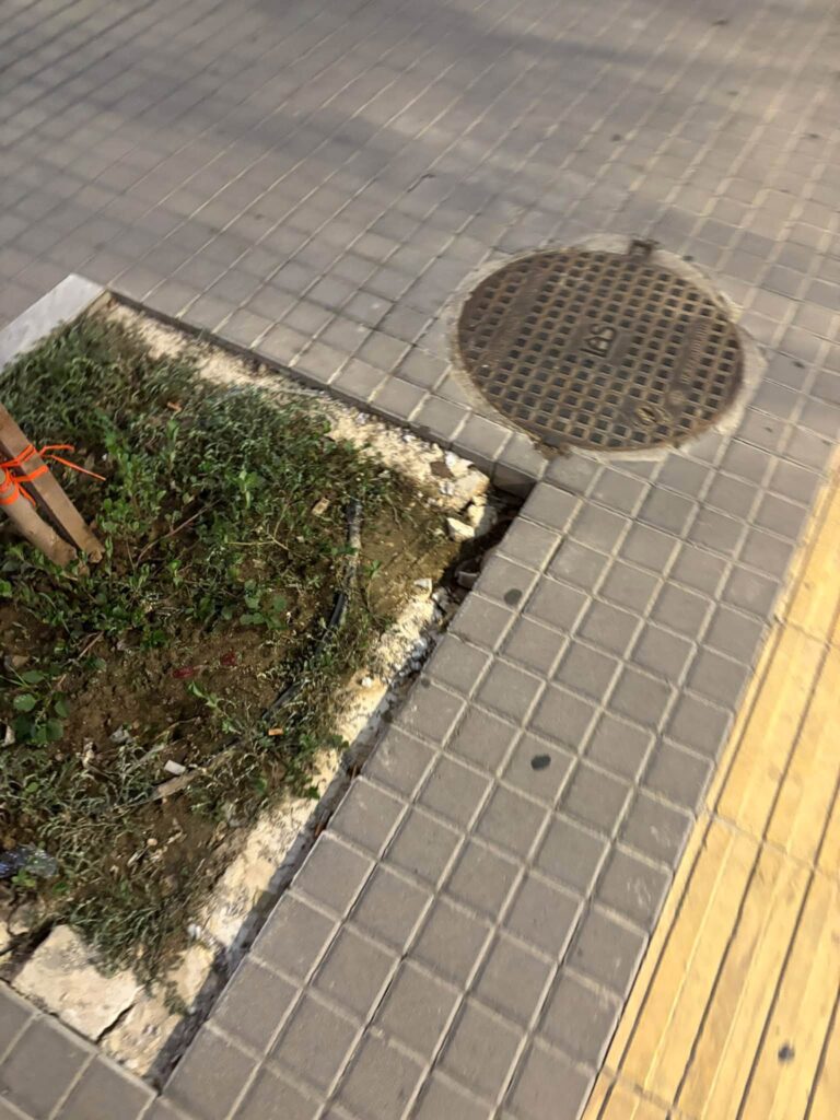 Πάτρα: Κακοτεχνίες και φθορές στα νέα έργα της Μαιζώνος και της Πλατείας Αγίου Γεωργίου ΦΩΤΟ