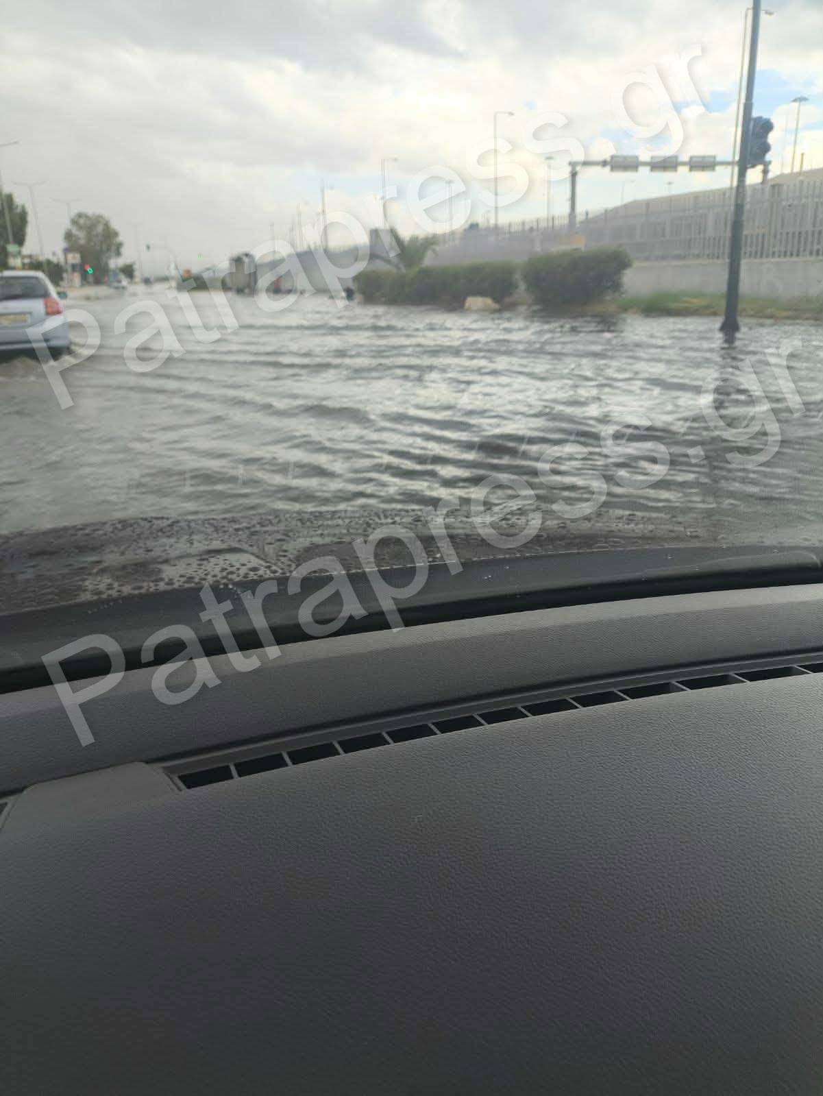 Πάτρα: Η κακοκαιρία «σάρωσε» το κέντρο - Πλημμύρες σε πολλά σημεία ΒΙΝΤΕΟ-ΦΩΤΟ