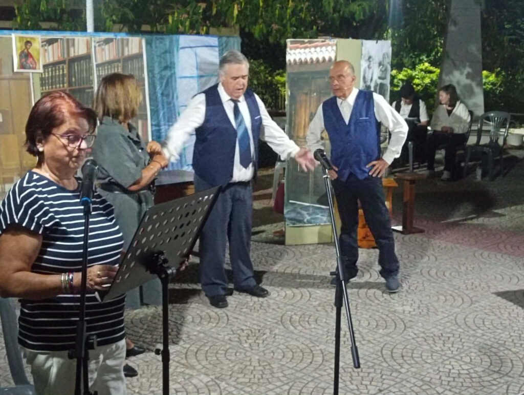 Η πρώτη εμφάνιση της θεατρικής ομάδας «Ταξιδευτές της πρόζας» στην Μιτόπολη Αχαΐας ΦΩΤΟ