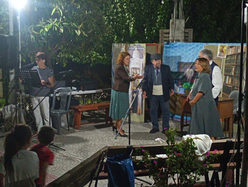 Η πρώτη εμφάνιση της θεατρικής ομάδας «Ταξιδευτές της πρόζας» στην Μιτόπολη Αχαΐας ΦΩΤΟ