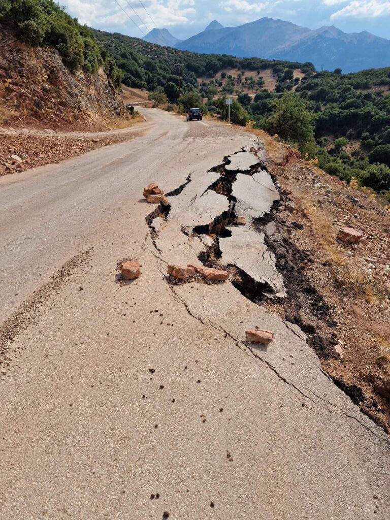 Πάτρα: Επικίνδυνες παγίδες για τους οδηγούς στον δρόμο προς Λεόντιο ΦΩΤΟ