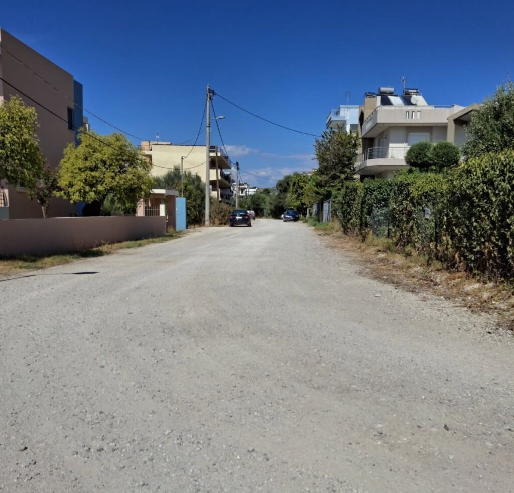 Μπεγουλάκι: Με γαλότσες και μουσαμάδες στο «έλεος» της λάσπης οι κάτοικοι ΦΩΤΟ