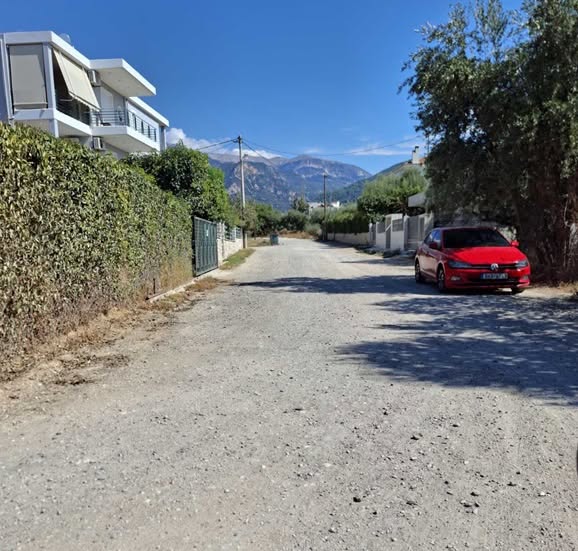 Μπεγουλάκι: Με γαλότσες και μουσαμάδες στο «έλεος» της λάσπης οι κάτοικοι ΦΩΤΟ