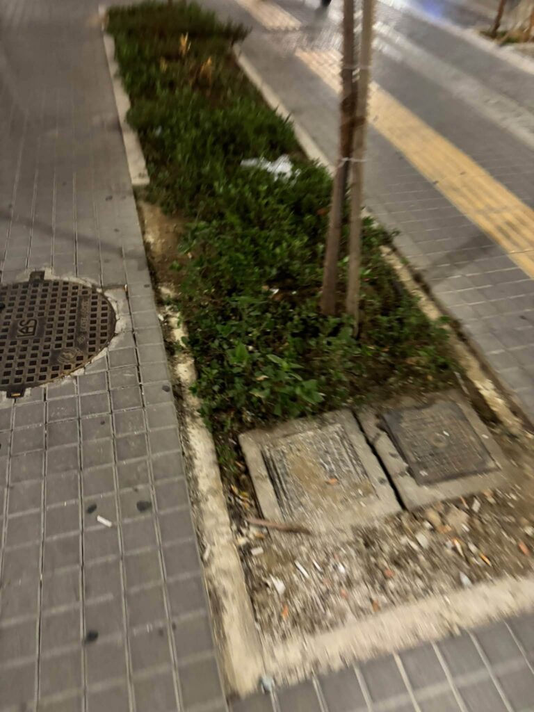 Πάτρα: Κακοτεχνίες και φθορές στα νέα έργα της Μαιζώνος και της Πλατείας Αγίου Γεωργίου ΦΩΤΟ 10 Πάτρα: Κακοτεχνίες και φθορές στα νέα έργα της Μαιζώνος και της Πλατείας Αγίου Γεωργίου ΦΩΤΟ