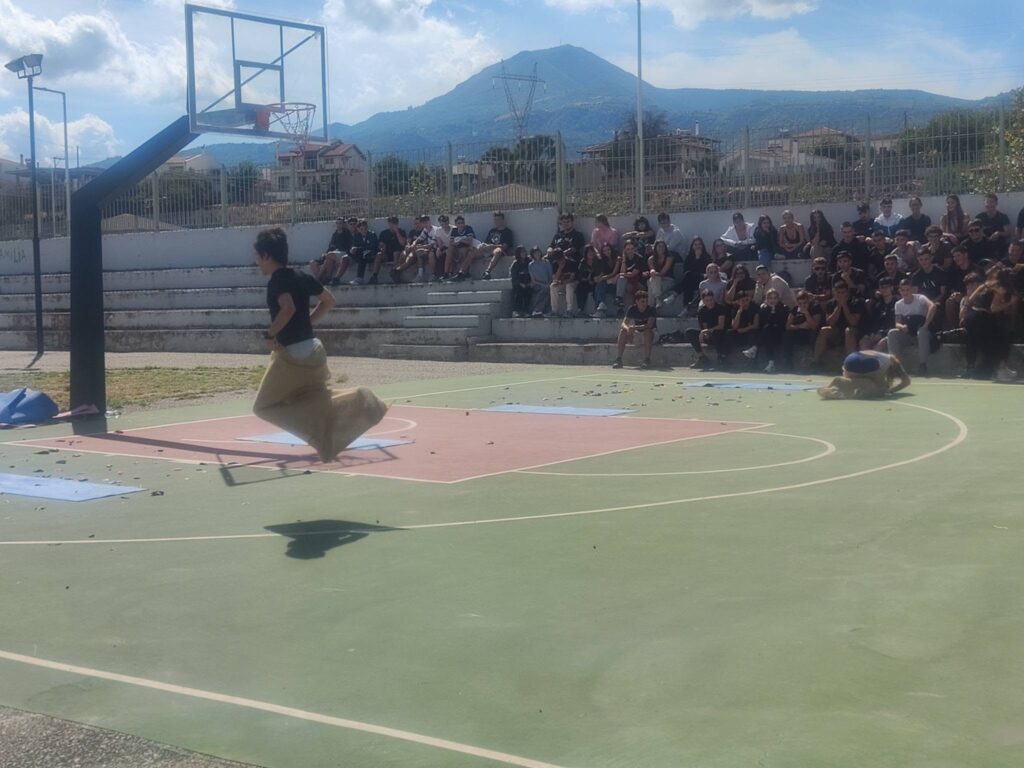 Στο 1ο ΓΕΛ Αιγίου η Πανελλήνια Ημέρα Σχολικού Αθλητισμού ΦΩΤΟ