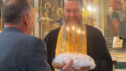Πάτρα: Απαξίωση της εορτής του Αγίου Νικολάου του Καρπενησιώτη καταγγέλλουν έμποροι ΒΙΝΤΕΟ-ΦΩΤΟ 12 Πάτρα: Απαξίωση της εορτής του Αγίου Νικολάου του Καρπενησιώτη καταγγέλλουν έμποροι ΒΙΝΤΕΟ-ΦΩΤΟ