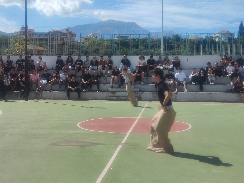 Στο 1ο ΓΕΛ Αιγίου η Πανελλήνια Ημέρα Σχολικού Αθλητισμού ΦΩΤΟ