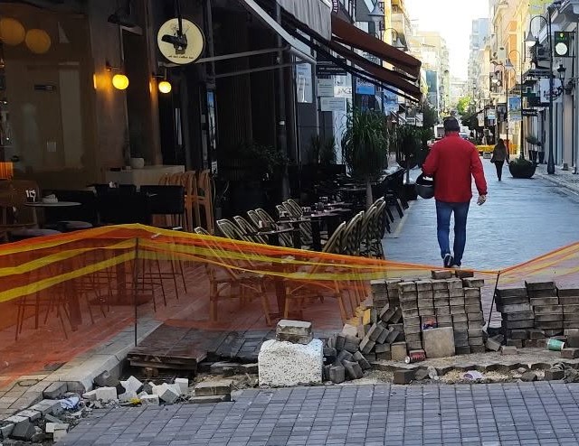 Πάτρα: Σε ημέρες αιχμής εντελώς κλειστός ο πεζόδρομος της Ρήγα Φεραίου ΦΩΤΟ