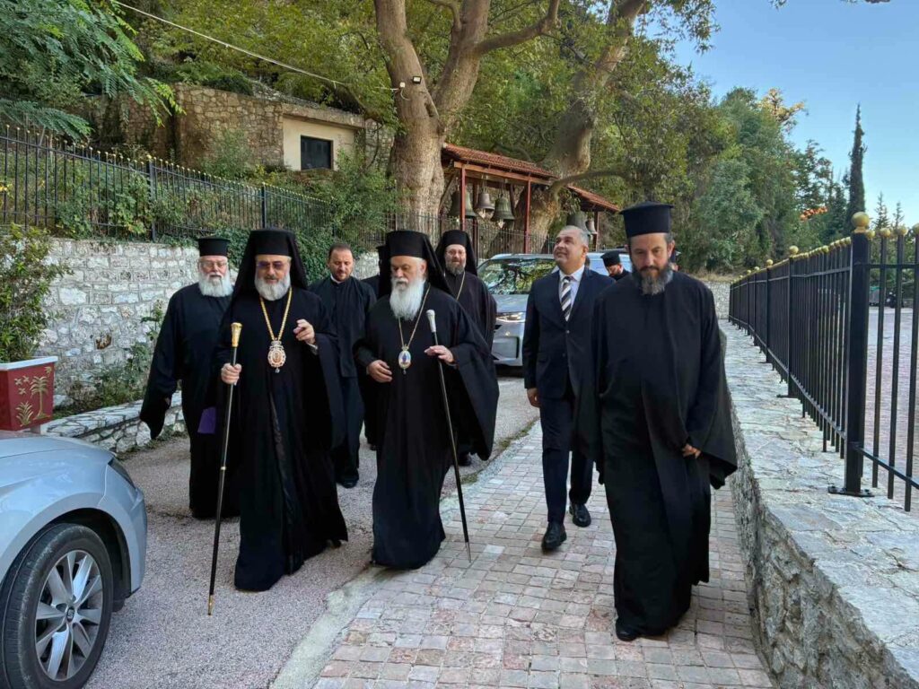 Αρχιεπίσκοπος Μπουζαίου και Βραντσέας στην Ιερά Μονή Μεγάλου Σπηλ…
