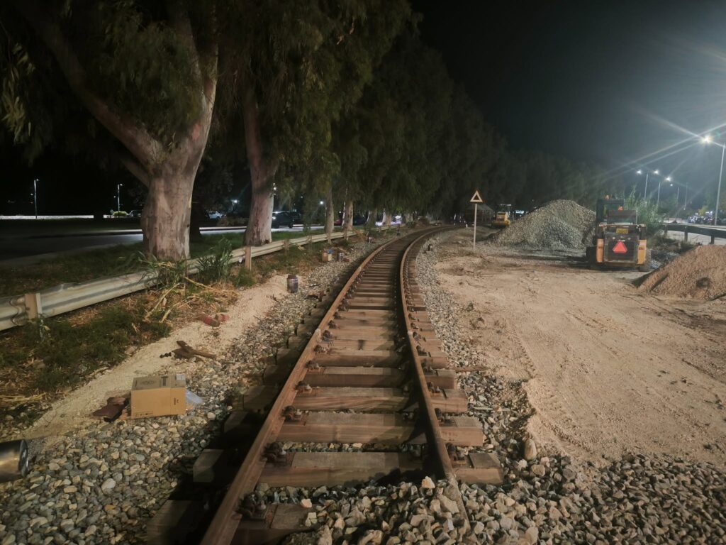 Πάτρα: Νυχτερινές εικόνες από τα έργα του Προαστιακού που τελειώνουν ΦΩΤΟ