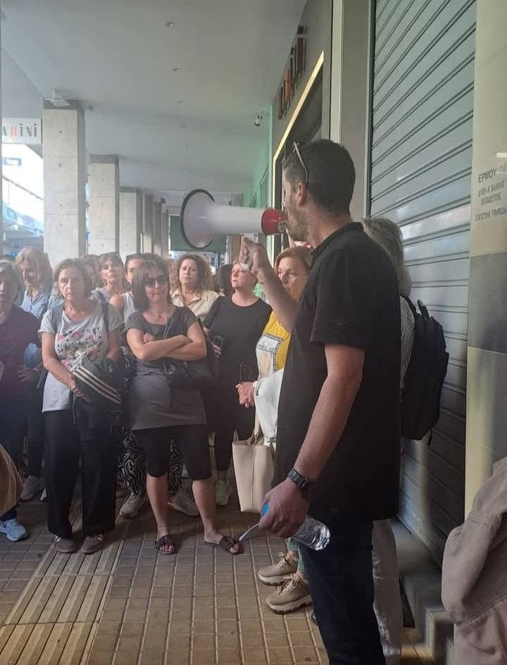 Πάτρα: Εκατοντάδες νηπιαγωγοί σε διαμαρτυρία για το «μπάχαλο» στα σχολεία ΦΩΤΟ