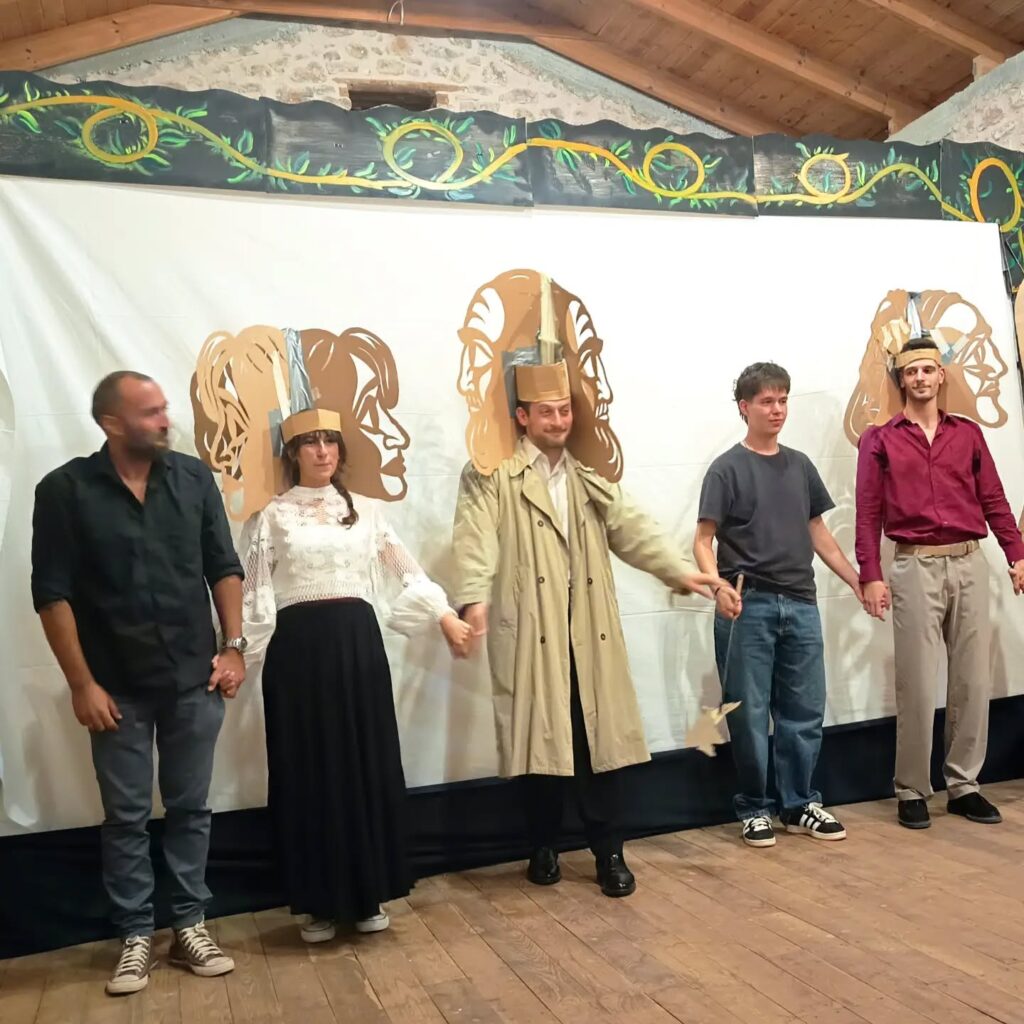 Βραδιά Θεάτρου Σκιών με τον «Καραγκιόζη» στο Οινοκάστρο ΦΩΤΟ