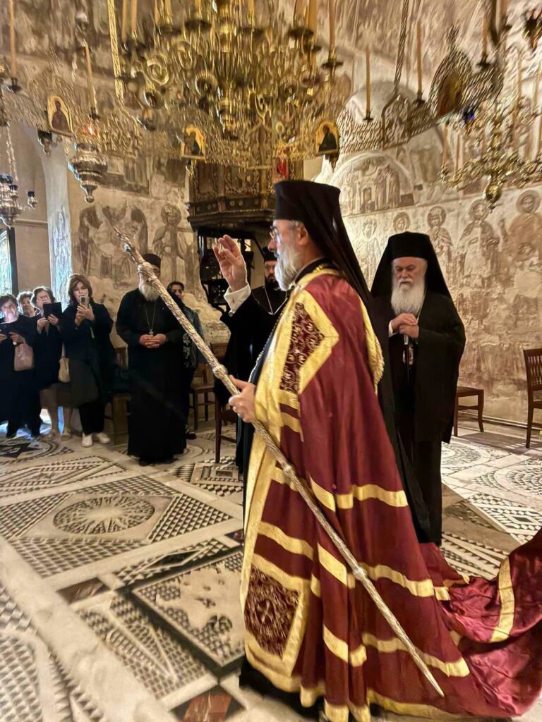Ο Αρχιεπίσκοπος Μπουζαίου και Βραντσέας στην Μονή Μεγάλου Σπηλαίου ΦΩΤΟ