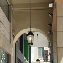 Πάτρα: Μέρα και νύχτα ανοιχτός ο δημοτικό φωτισμός στις στοές της πλατείας Γεωργίου ΦΩΤΟ