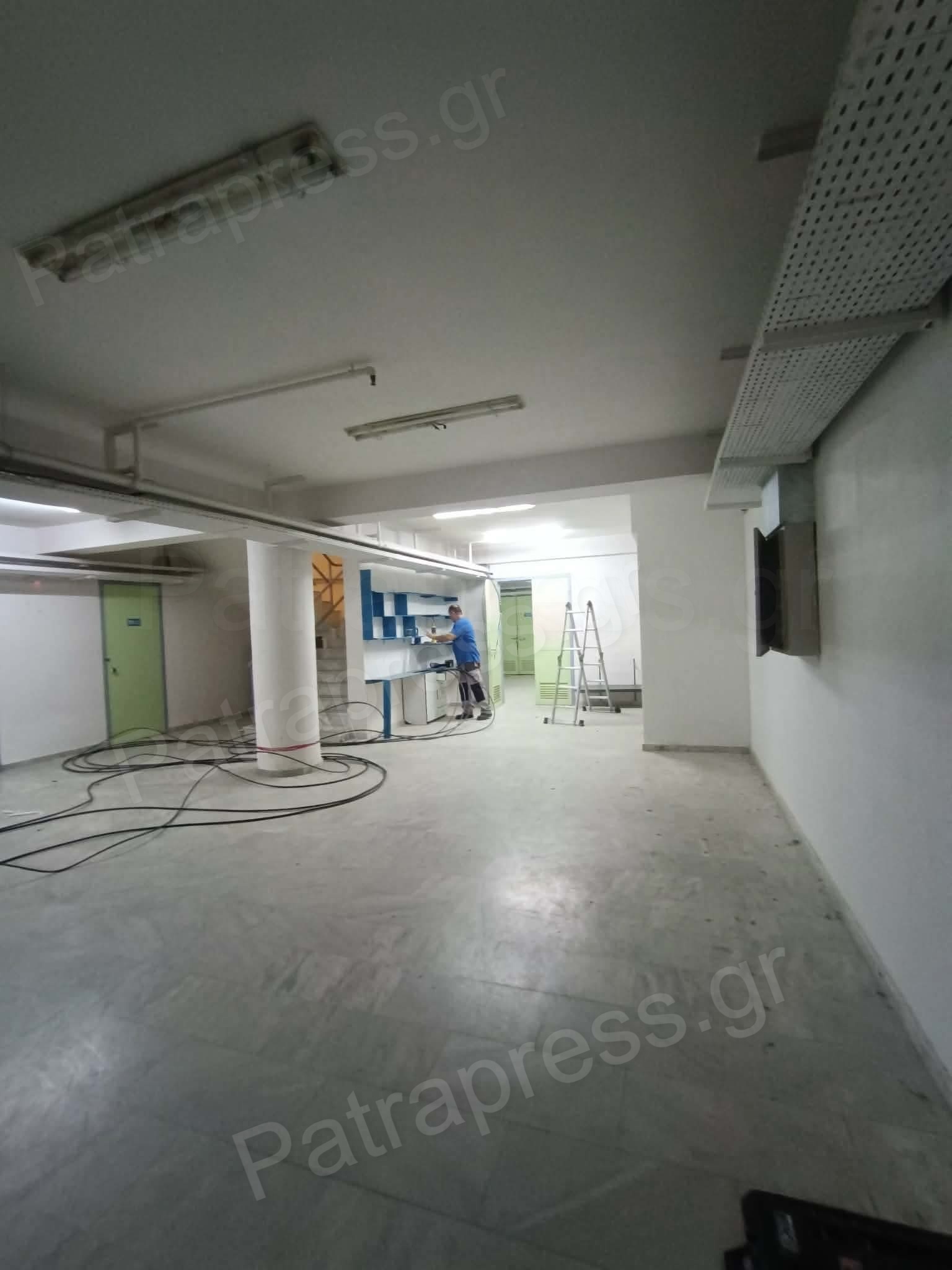 Πάτρα: «Στο παρά πέντε» εργασίες στο Ειδικό σχολείο μετά τους βανδαλισμούς - Στο Patrapress ο διευθυντής Σπύρος Ψαρράς ΑΠΟΚΛΕΙΣΤΙΚΕΣ ΦΩΤΟ