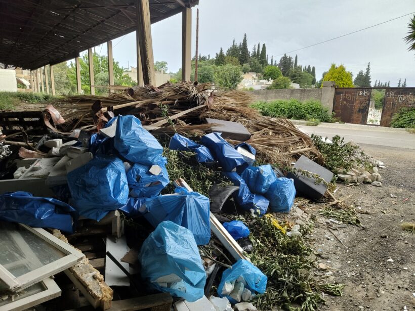 Πάτρα: «Πνίγονται» τα νεκροταφεία - Αυξημένη βλάστηση, γεμάτοι κάδοι, παρατημένοι διάδρομοι - Ο αρμόδιος αντιδήμαρχος στο Patrapress ΦΩΤΟ 4 Πάτρα: «Πνίγονται» τα νεκροταφεία - Αυξημένη βλάστηση, γεμάτοι κάδοι, παρατημένοι διάδρομοι - Ο αρμόδιος αντιδήμαρχος στο Patrapress ΦΩΤΟ