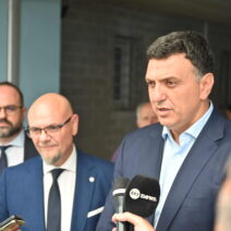 Πάτρα: Ο υπουργός Ναυτιλίας Βασίλης Κικίλιας για το Υδατοδρόμιο - «Πετάει το μπαλάκι στην εξέδρα»