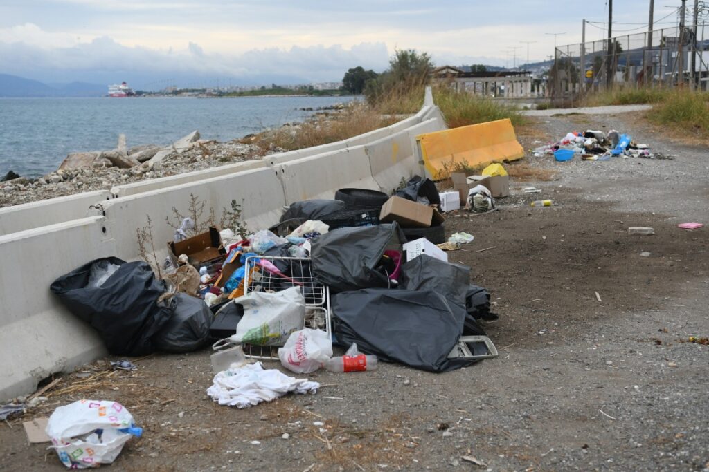 Πάτρα: Καθαρισμοί και απολύμανση από δημοτικά συνεργεία σε Κόκκινο Μύλο και ΒΙΟΠΑ Γλαύκου ΦΩΤΟ