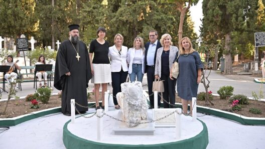 Πάτρα: Αποκαλυπτήρια γλυπτού στο Α’ Δημοτικό Κοιμητήριο - ΦΩΤΟ