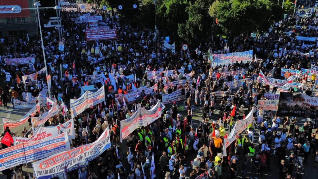 Πάτρα: Σε πορεία διαμαρτυρίας στη ΔΕΘ ο Πελετίδης για «λεφτά σε Υγεία και Παιδεία» ΦΩΤΟ 9 Πάτρα: Σε πορεία διαμαρτυρίας στη ΔΕΘ ο Πελετίδης για «λεφτά σε Υγεία και Παιδεία» ΦΩΤΟ