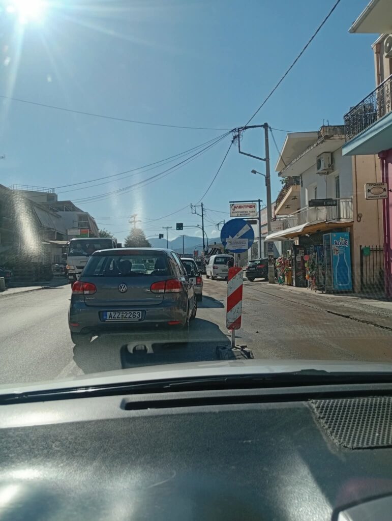 Αίγιο: «Έκρηξη» πολιτών και καταστηματαρχών - Eργα με κυκλοφοριακό «έμφραγμα» ΦΩΤΟ