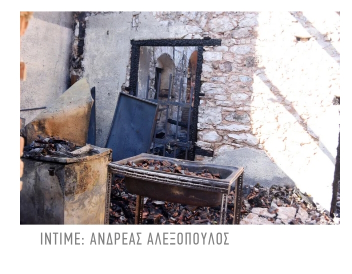 Πάτρα: Νέες εικόνες από την καταστροφή στην Achaia Clauss - Η Οινοποιία «έχασε» τον Πύργο και το ιστορικό Ρολόι BINTEO-ΦΩΤΟ