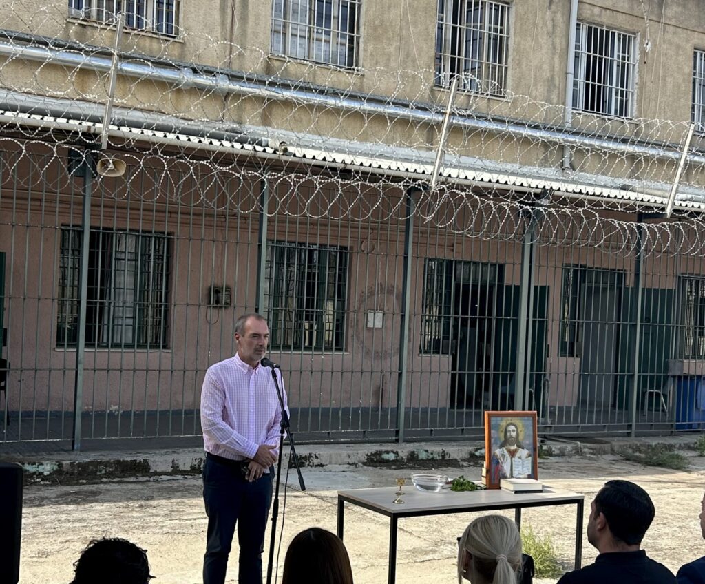 Ο Ανδρέας Κατσανιώτης στο σχολείο του Σωφρονιστικού Καταστήματος Αγίου Στεφάνου ΦΩΤΟ