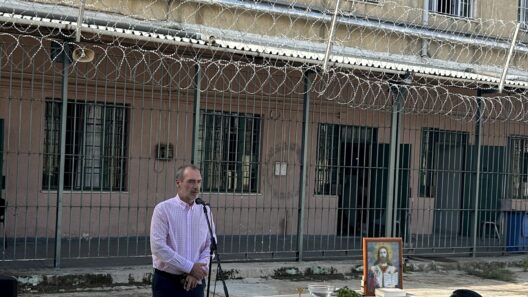 Ο Ανδρέας Κατσανιώτης στο σχολείο του Σωφρονιστικού Καταστήματος Αγίου Στεφάνου ΦΩΤΟ 14 Ο Ανδρέας Κατσανιώτης στο σχολείο του Σωφρονιστικού Καταστήματος Αγίου Στεφάνου ΦΩΤΟ
