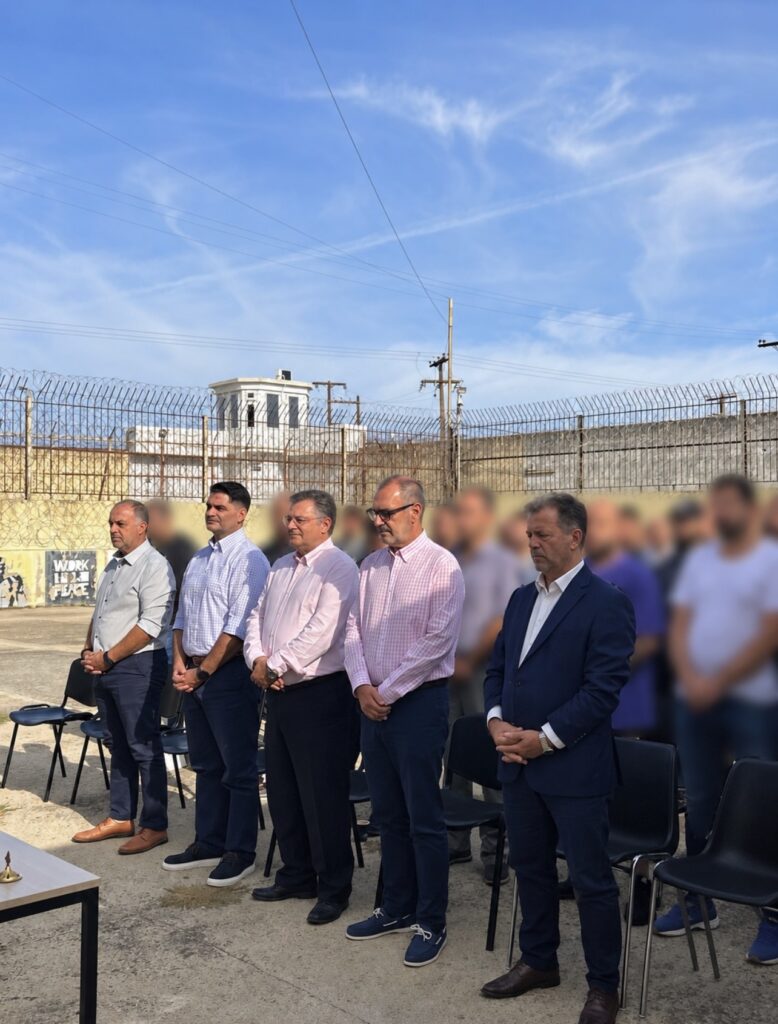 Ο Ανδρέας Κατσανιώτης στο σχολείο του Σωφρονιστικού Καταστήματος Αγίου Στεφάνου ΦΩΤΟ