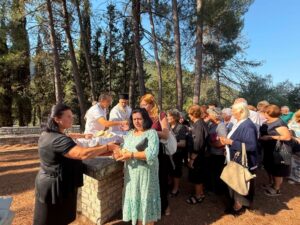 Γιορτή στο γραφικό εκκλησάκι της «Παναγίας στη Ράχη» Κλειτορίας ΦΩΤΟ