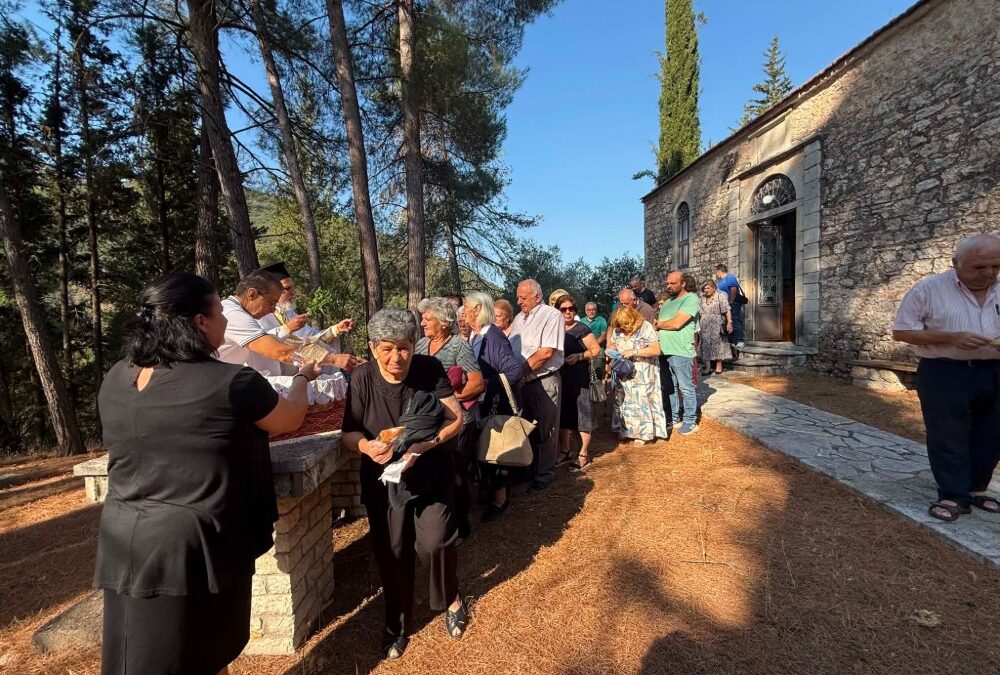 Γιορτή στο γραφικό εκκλησάκι της «Παναγίας στη Ράχη» Κλειτορίας ΦΩΤΟ