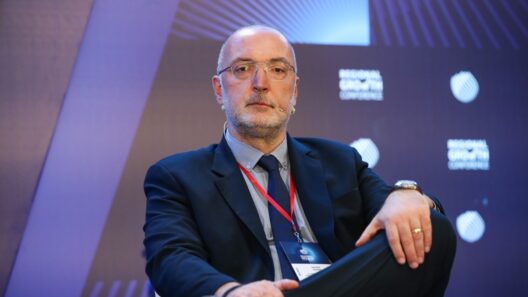 Γιώργος Παππάς: Διευκρινιστική δήλωση για τα περί καταγραφής ακόμα και κοσμημάτων σε θυρίδες 12 Γιώργος Παππάς: Διευκρινιστική δήλωση για τα περί καταγραφής ακόμα και κοσμημάτων σε θυρίδες