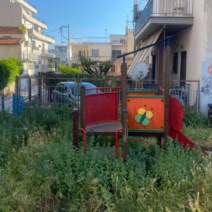 Πάτρα: Μόνιμη “ζούγκλα” η παιδική χαρά στην Καρατζά ΦΩΤΟ 2 Πάτρα: Μόνιμη “ζούγκλα” η παιδική χαρά στην Καρατζά ΦΩΤΟ