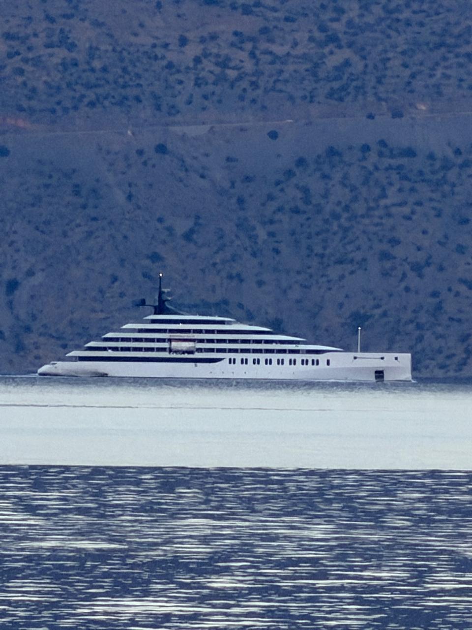 Το πολυτελές yacht Emerald Kaia των 120 μέτρων στην Ιτέα – Το μήνυμα Βάλλη ΦΩΤΟ ΒΙΝΤΕΟ