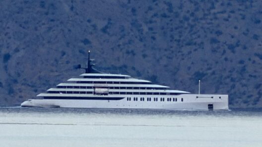 Το πολυτελές yacht Emerald Kaia των 120 μέτρων στην Ιτέα – Το μήνυμα Βάλλη ΦΩΤΟ ΒΙΝΤΕΟ 12 Το πολυτελές yacht Emerald Kaia των 120 μέτρων στην Ιτέα – Το μήνυμα Βάλλη ΦΩΤΟ ΒΙΝΤΕΟ