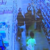 ΗΠΑ: Άγρια επίθεση σε 77χρονο μετά από παρατήρηση σε υπάλληλο σούπερ μάρκετ ΒΙΝΤΕΟ 1 ΗΠΑ: Άγρια επίθεση σε 77χρονο μετά από παρατήρηση σε υπάλληλο σούπερ μάρκετ ΒΙΝΤΕΟ