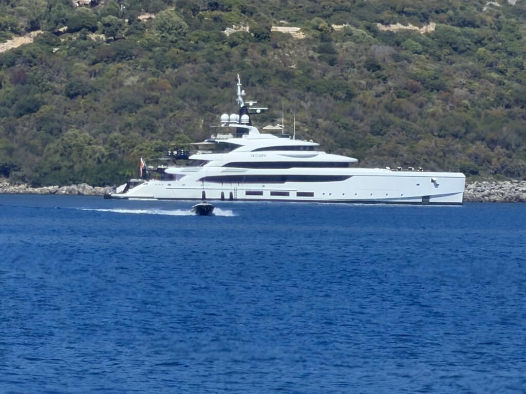 Δήλωση Cpt. Γιώργου Βάλλη για το υπερπολυτελές superyacht «TRIUMPH» στη Λευκάδα ΒΙΝΤΕΟ 5 Δήλωση Cpt. Γιώργου Βάλλη για το υπερπολυτελές superyacht «TRIUMPH» στη Λευκάδα ΒΙΝΤΕΟ