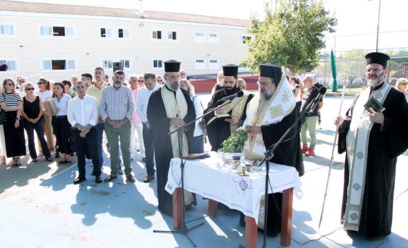 Ο Μητροπολίτης Πατρών Χρυσόστομος σε Αγιασμούς σχολείων 4 Ο Μητροπολίτης Πατρών Χρυσόστομος σε Αγιασμούς σχολείων