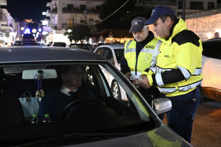 Αχαγιά: Δεν σταμάτησε σε σήμα αστυνομικών και τελικά βρέθηκε μεθυσμένος