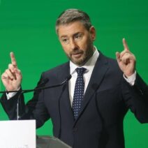Ανδρουλάκης κατά Τσίπρα από τη ΔΕΘ: «Δεν μετατρέψαμε ιστορικό κόμμα σε κόμμα παρέας» 1 Ανδρουλάκης κατά Τσίπρα από τη ΔΕΘ: «Δεν μετατρέψαμε ιστορικό κόμμα σε κόμμα παρέας»