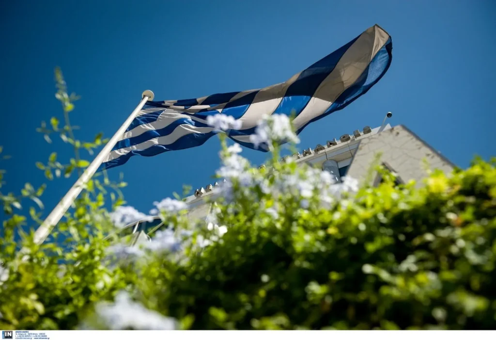 Λογότυπα των εταιρειών αξιολόγησης Scope Ratings και Moody’s