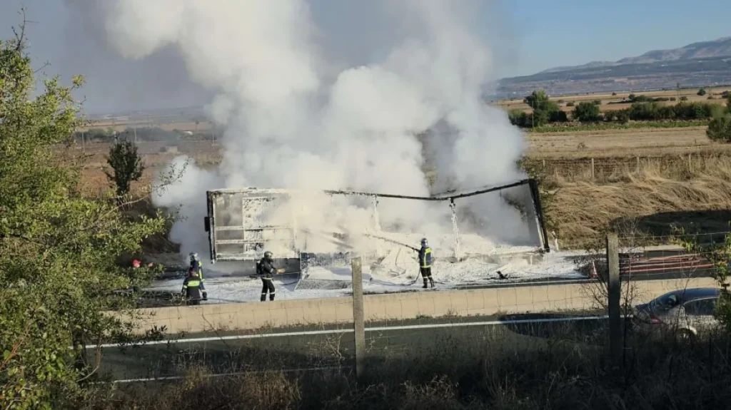 Φωτιά σε φορτηγό στην οδό Βίντεο, Ελλάδα