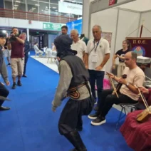 Θεσσαλονίκη: Ιάπωνες φοιτητές χόρεψαν ποντιακά παίζοντας λύρα ΒΙΝΤΕΟ-ΦΩΤΟ 1 Ανώνυμη φωτογραφία με όνομα αρχείου deth_poe__1_