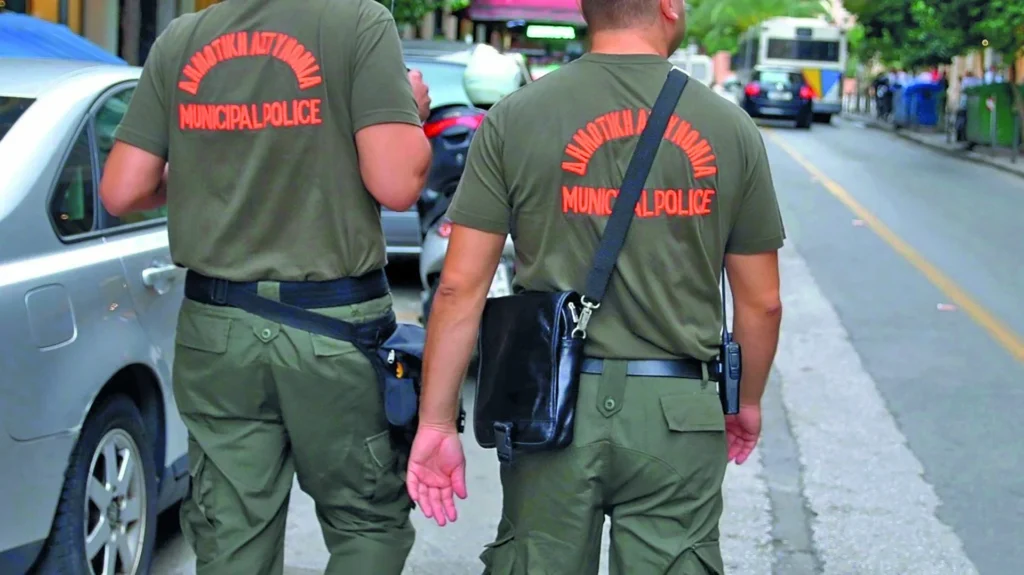 Πάτρα: Πόσο διαφορετικό θα ήταν το κυκλοφοριακό με Δημοτική Αστυνομία – Διπλοπαρκάρισμα και Εργα σε πρώτο πλάνο - Δήμος, Αντιπολίτευση, Αστυνομία στο Patrapress