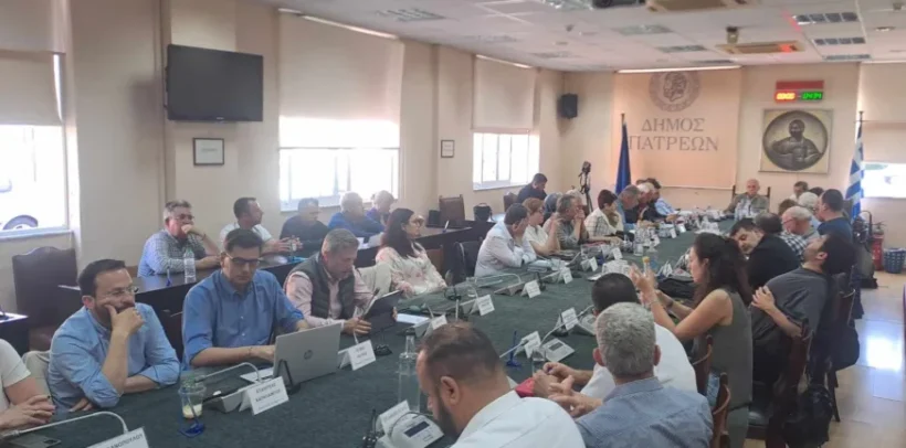 Δημοτικό συμβούλιο Πάτρων σε συνεδρίαση για το οικονομικό αποθεμα…