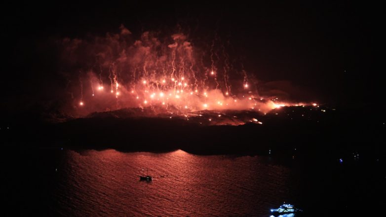 Η αναπαράσταση της ηφαιστειακής έκρηξης στη Σαντορίνη ΦΩΤΟ 5 Η αναπαράσταση της ηφαιστειακής έκρηξης στη Σαντορίνη ΦΩΤΟ