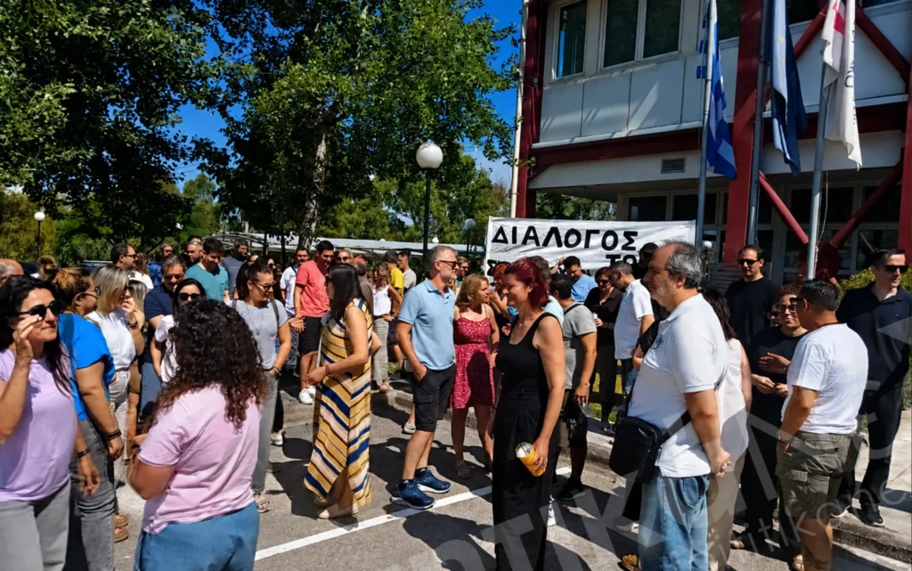 Πάτρα: Στα δικαστήρια οι εργαζόμενοι του ΕΑΠ για να καταβληθούν οι μισθοί τους