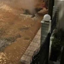 Υπερπλήρωση αυλών και σπίατια σε Κουκούλι, Πάτρα, μετά από σπάσιμο …