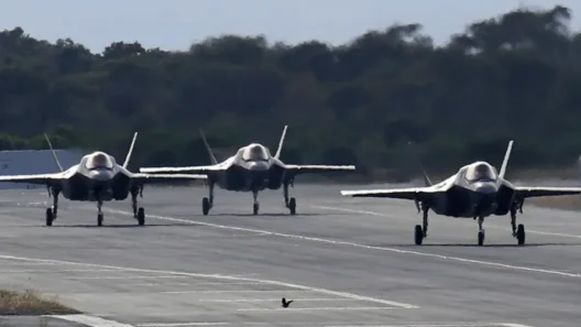 Βρετανία: Συναγερμός για εκρηκτικά και εκκενώσεις κατοικιών 12 Βρετανία: Συναγερμός για εκρηκτικά και εκκενώσεις κατοικιών