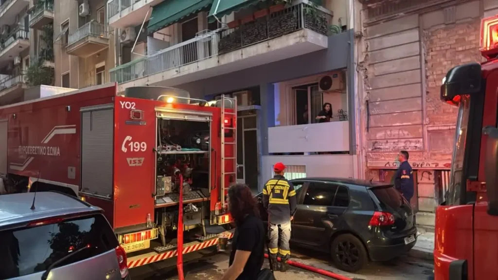 Φωτιά σε υπόγειο διαμέρισμα στο κέντρο της Αθήνας